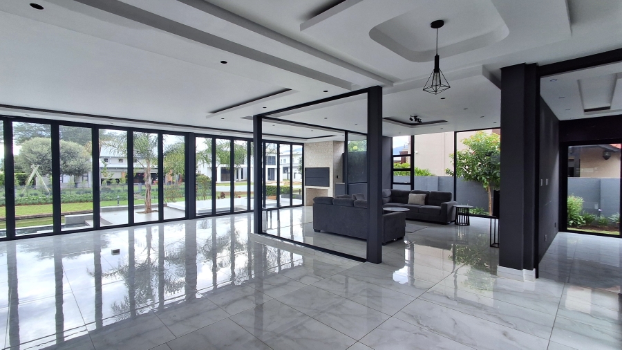 6 Bedroom Property for Sale in The Islands Estates North West